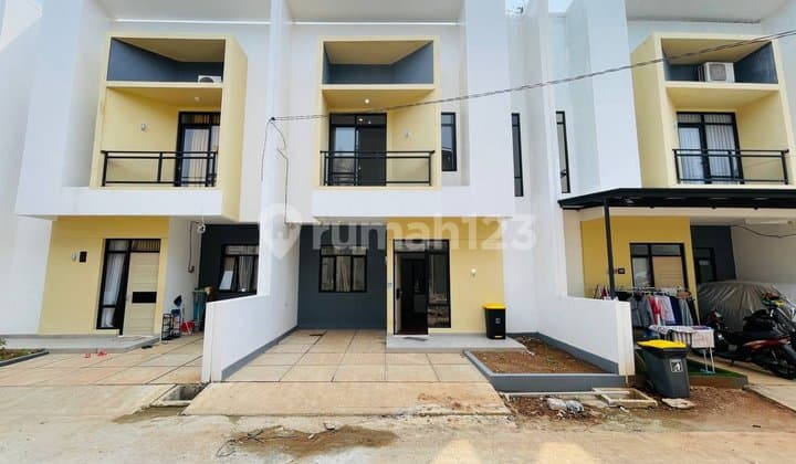 Rumah 2 Lantai Dekat Stasiun Depok Lama dan Gdc