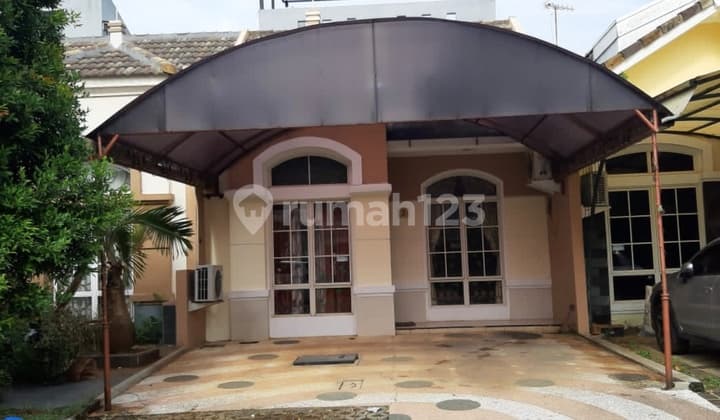 Rumah Fullfurnished 2.5lantai Di Graha Padma