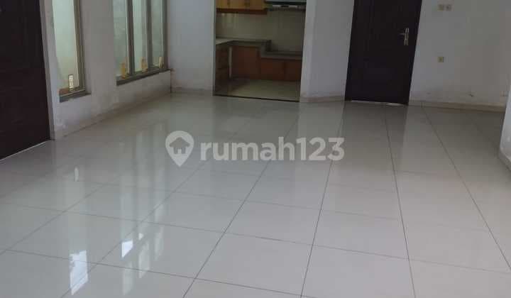 Rumah 2 Lantai Tengah Kota Dekat Jl Dr Cipto