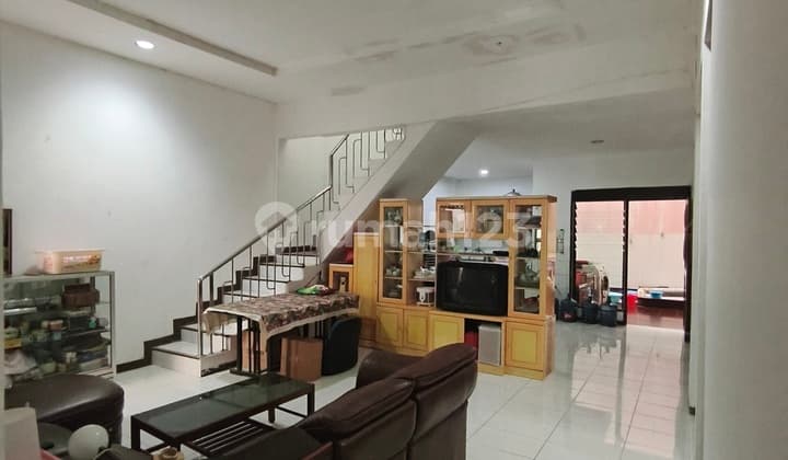 Rumah 2 Lantai Cocok Untuk Usaha Maupun Rumah Tinggal