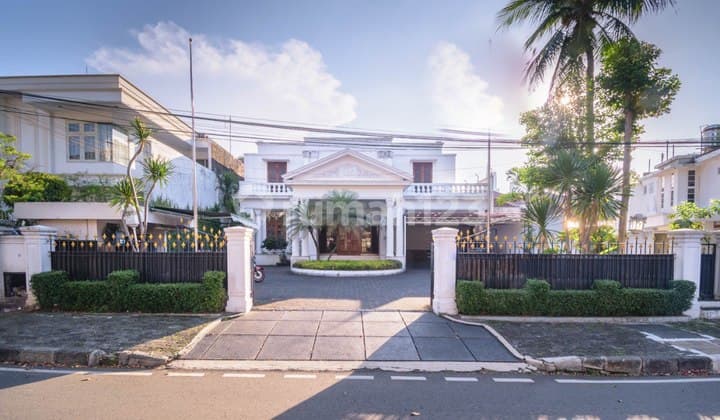 Jual Rumah Konglongmerat siap Huni di Lokasi Premium