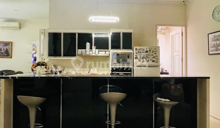 Rumah Menteng di Sangat Cocok Untuk Bangun Office Komersil 6 Lantai