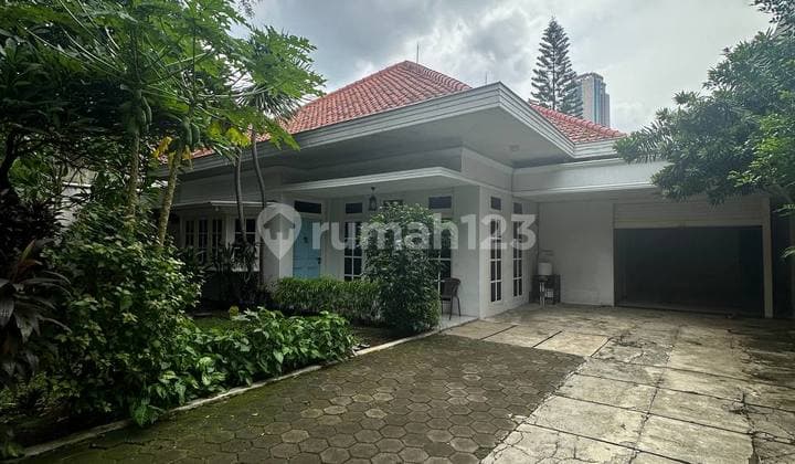 For Rent Ready-to-Occupy House Strategic Location in Menteng
