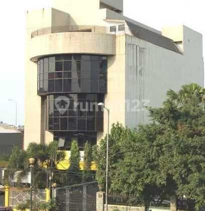 Jual Gedung Cocok Buat Investasi di Lokasi Strategis Matraman