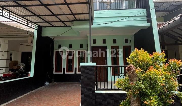 Disewakan Rumah 2 Lantai 5 KT di Graha Adena, Graha Raya