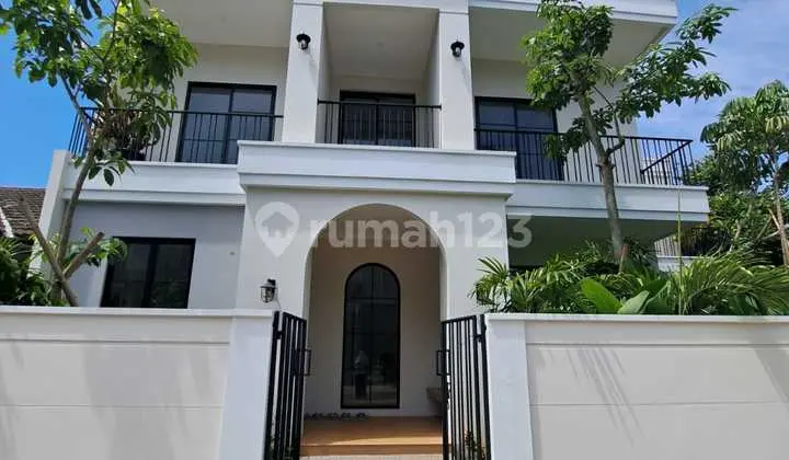 Rumah Hook Brand New Modern Tropical di Kencana Loka Bsd