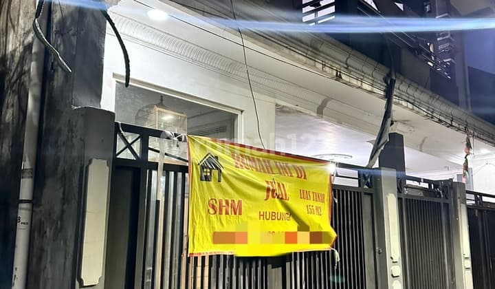 Rumah 2,5 Lantai Cocok Untuk Usaha Dekat Perkantoran