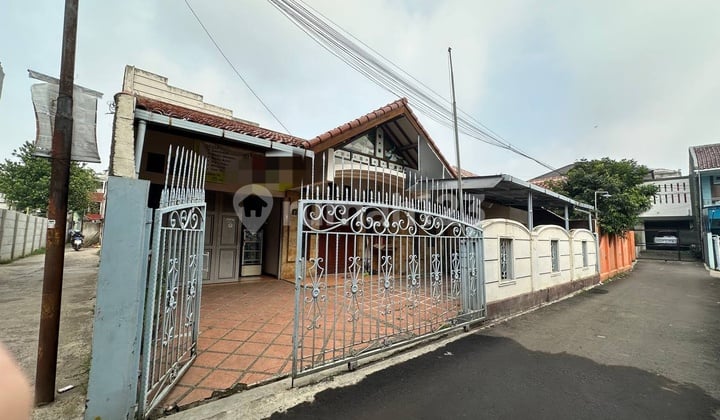 Rumah Strategis Sebelah Setraduta Dekat Pendidikan