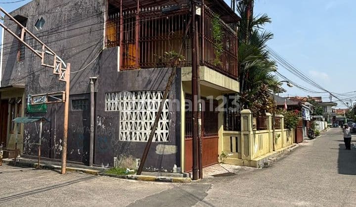 Rumah Hook Sayap Supratman Dekat Perkantoran