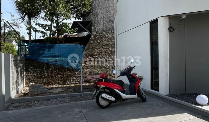 Rumah Baru Modern Siap Huni Antapani Dekat Perkantoran