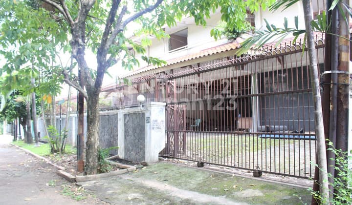 Dekat Senayan City Tanah Dengan Bangunan Tua Dijual Di Simprug