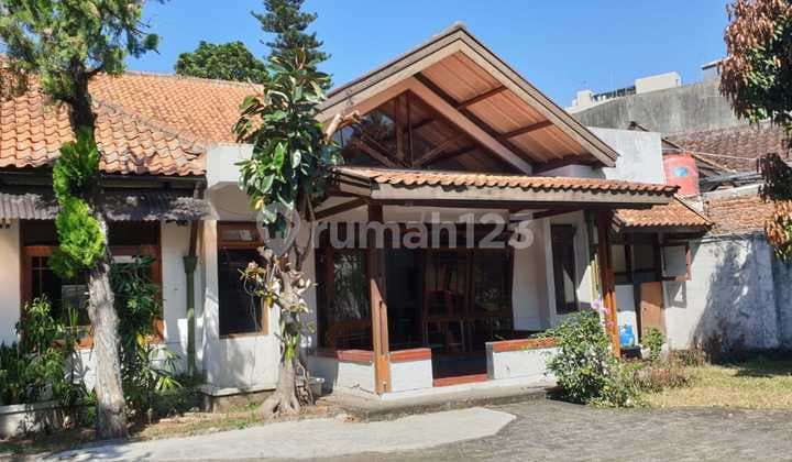 Dijual Rumah Mainroad Jl. Riau Bandung