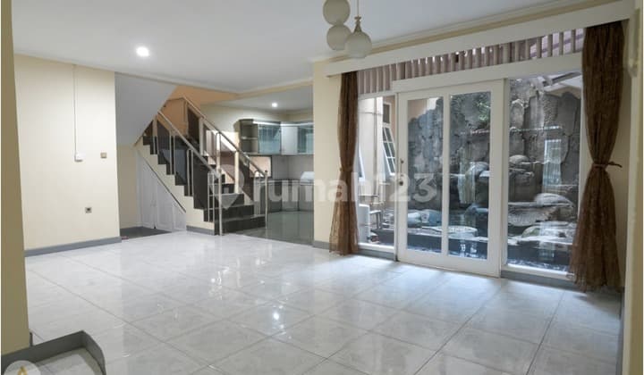 Dijual Rumah 2 LT Bagus & Siap Huni di Antapani