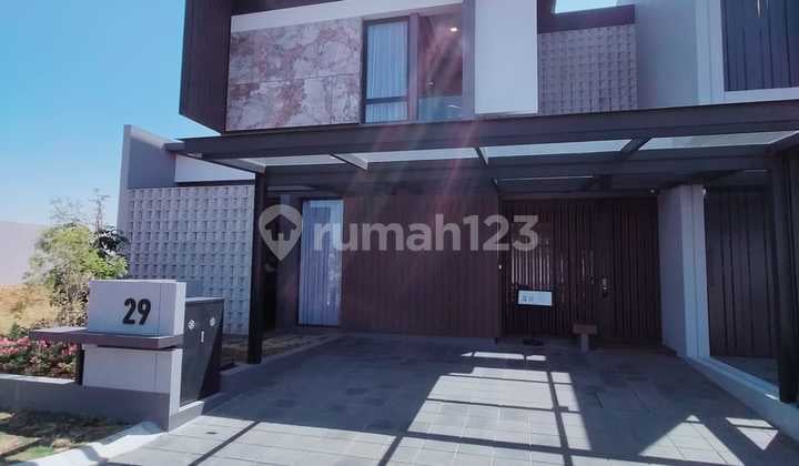 Jual Rumah Exclusive Cluster Hillary Summarecon Bandung