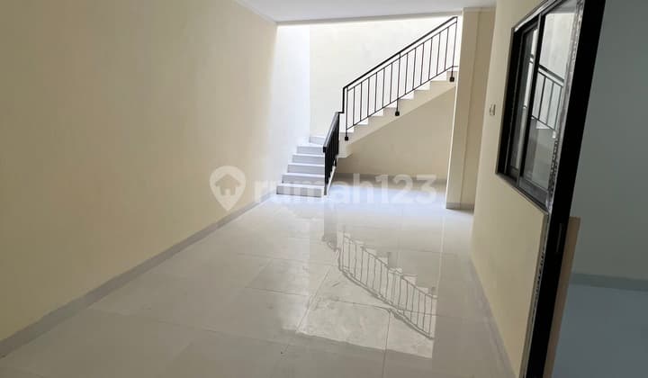 Rumah Sewa 1,5 Lantai Siap Huni Jl D Teluk Gong