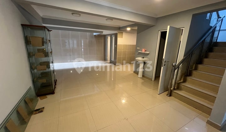 2-Storey House Ready@to@Use Bji