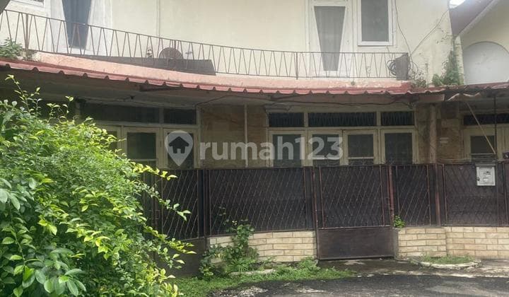 Dijual Rumah Menteng Suasana Tenang di Pojok Bebas Parkir Depan Rumah