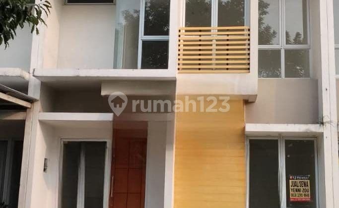 Rumah 2 Lantai di Cluster Aurora