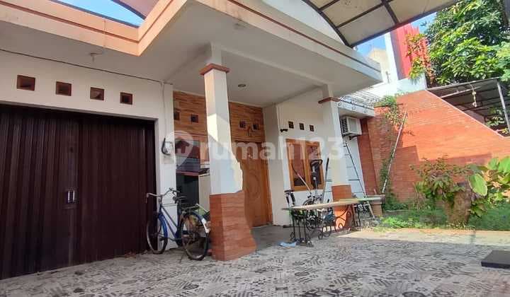 Rumah Luas Bagus Siap Huni di Semarang Indah