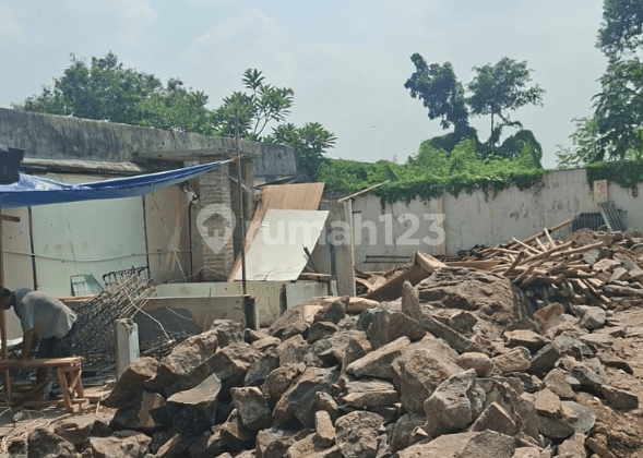 Kavling Hadap Jalan Raya di Meruya Luas 250m2 SHM
