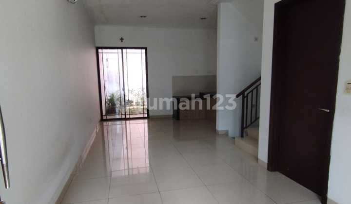 Ready-to-occupy house in Asia Green Lake City Cluster, Strategic Location, Negotiable