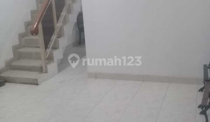Ready-to-Occupy House in Duri Kepa, West Jakarta Strategic Location