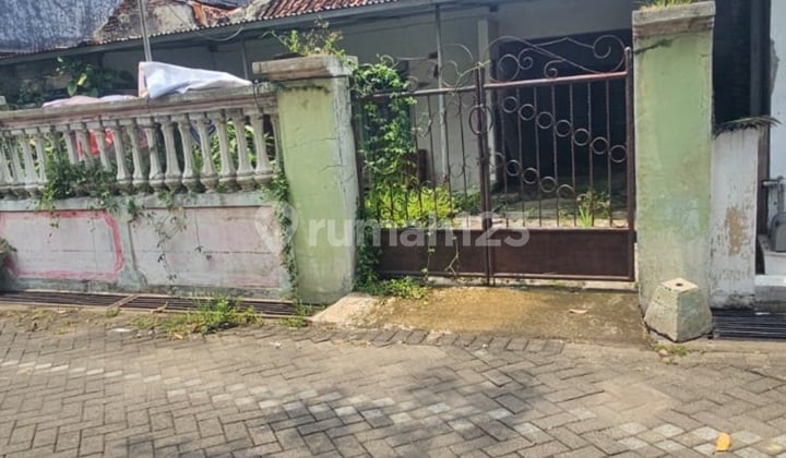 For Sale: Land and Old Building in a Strategic Location at Karangayu, Semarang