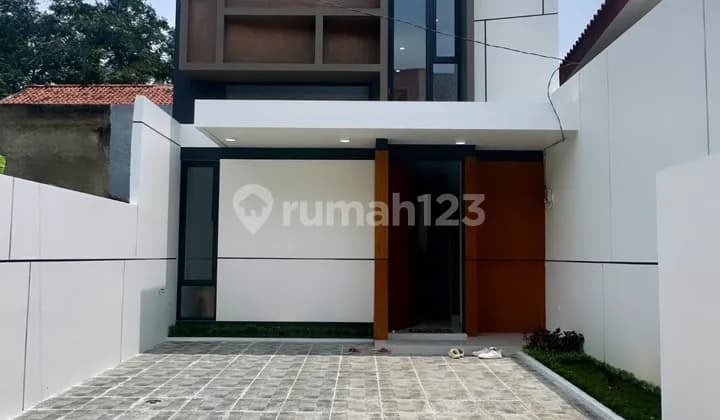 Rumah Cantik, Luas dan Asri di Beji Timur Depok