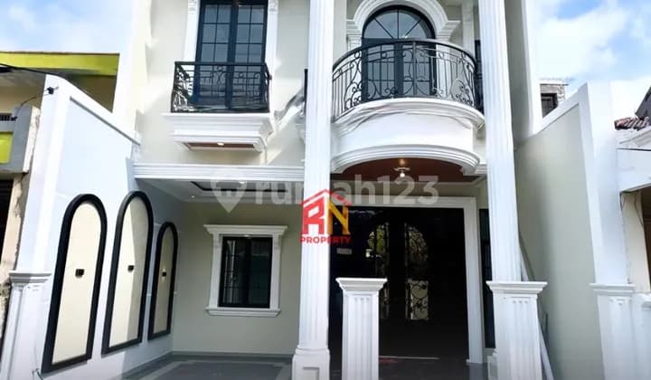 Rumah Mewah 3 Lantai di Komplek Bumi Pancoran Mas Mampang Depok