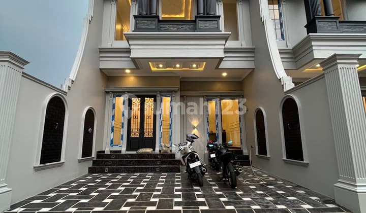 Rumah Mewah Design Klasik Belakang Kampus Jgu Grand Depok City