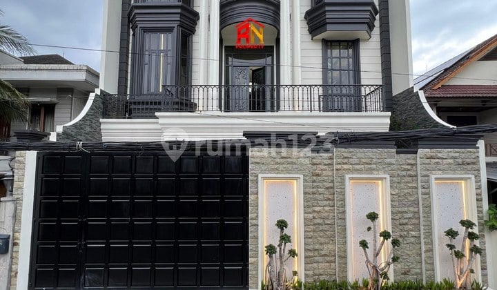 Rumah Mewah Lokasi Strategis di Ampera Cilandak Jakarta Selatan