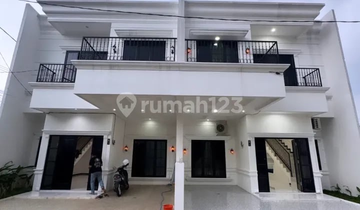 Rumah Mewah Samping Exit Tol Sawangan Depok