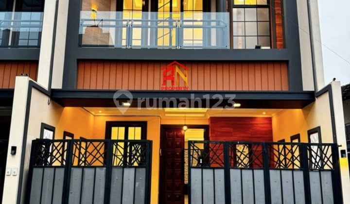 Rumah Mewah Siap Huni Pinggir Jalan Raya Kukusan Beji Depok