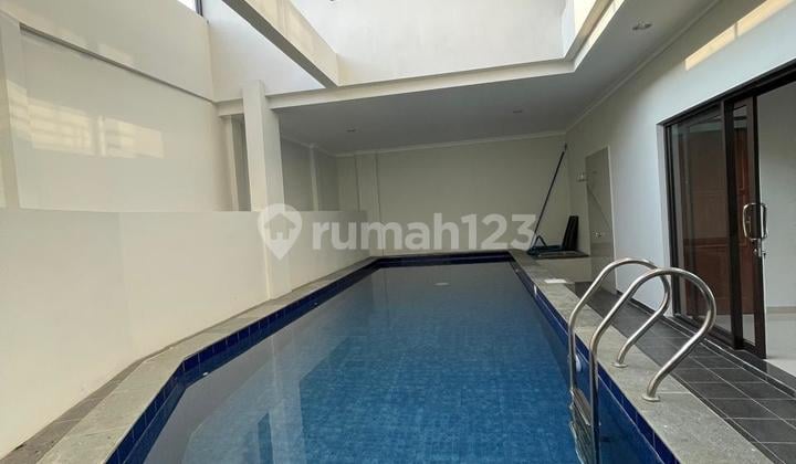 Dijual Rumah Ada Kolam Renang Dekat Cipanas Garut