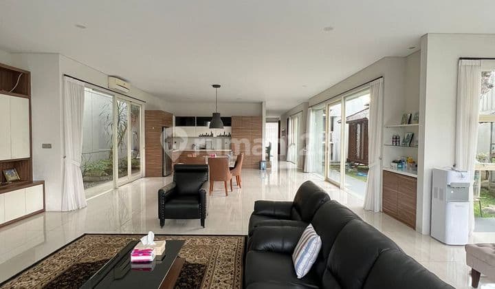 Jual Rumah Siap Huni Selangkah ke Setrasari Bandung