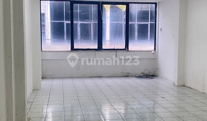 Ruko di Dekat Jl Kramat Raya,jl Raden Saleh Raya,cikini Menteng Jakarta Pusat,mendekati Njop,lokasi Sangat Strategis