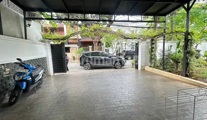 Luxury House For Rent in Menteng Area, Central Jakarta