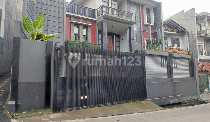 Rumah 2 Lantai Siap Huni di Cigadung Raya