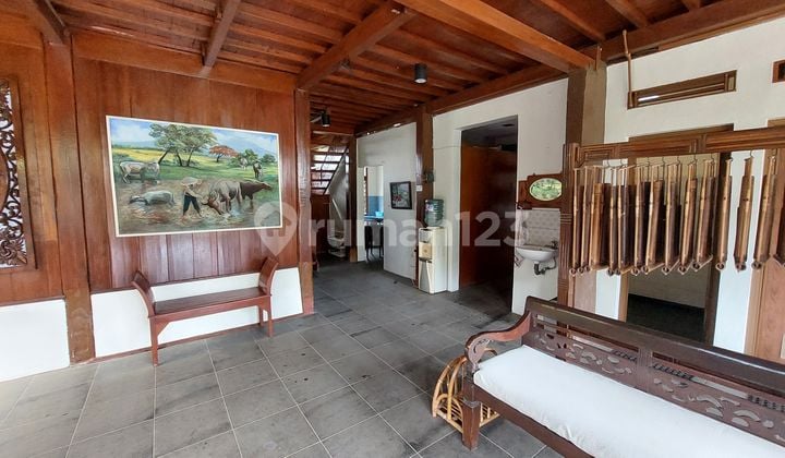 For Sale: 2-Story House with Wooden Concept in Pondok Hijau, North Bandung