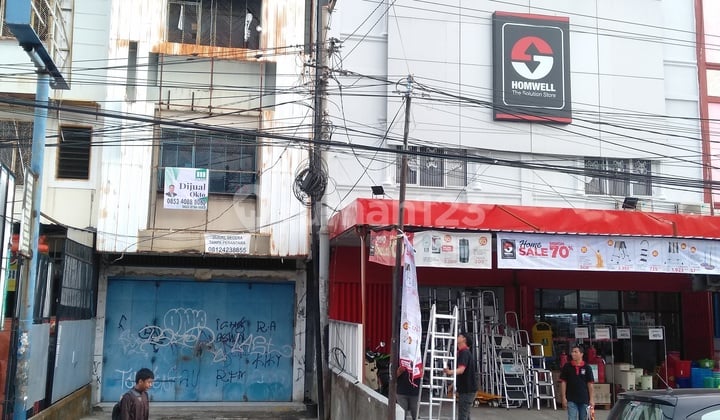 Shop house on Jalan Urip Sumoharjo, Makassar City