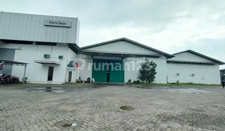 Cheap warehouse for rent in Makassar city near the toll.