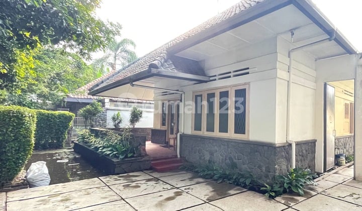 RUMAH BANGUNAN LAMA BELANDA DI PASIRKOJA KOTA BANDUNG