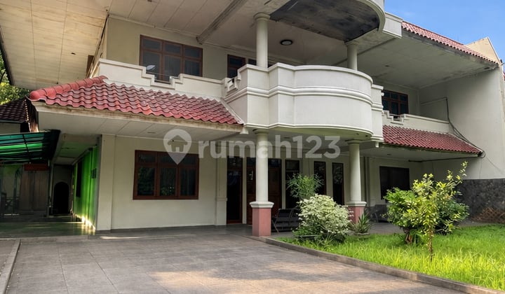 Rumah Hook Elit dan Bagus Siap Huni di Simprug Jakarta Selatan