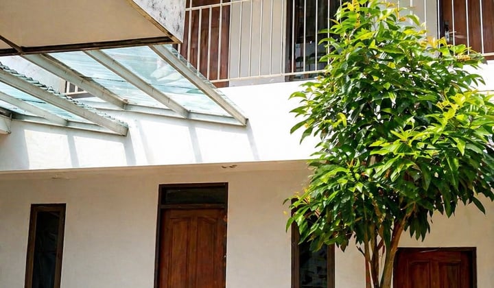 Simple Ready-to-Occupy House in Central Jakarta - Bendungan Hilir (Benhil), Tanah Abang