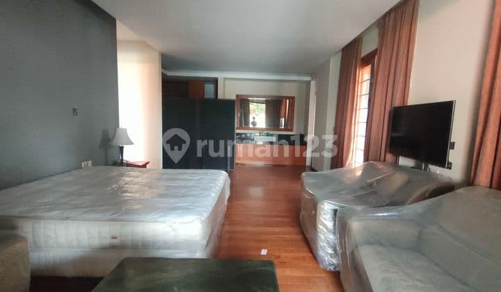 House for Rent in Semarang. Spacious Parking. With a View.