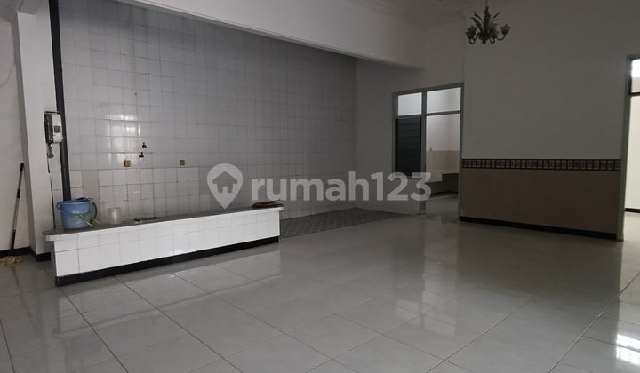 House on Kijang Street, Semarang