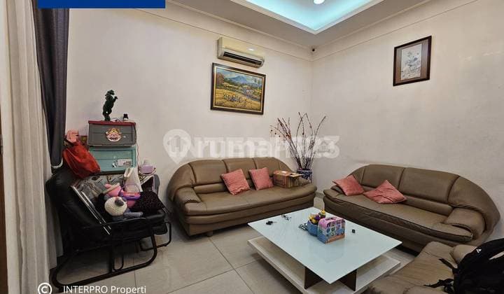 3-Story House in Green Garden West Jakarta with SHM, Area 144m2