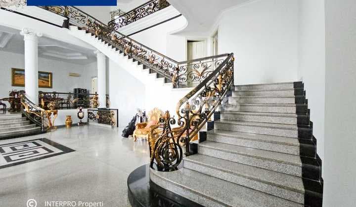 Rumah Mewah Super Exclusive di Taman Intercon Kebon Jeruk