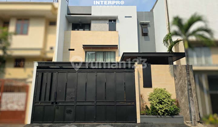 Newly Renovated 2.5-Storey House in Permata Buana, Great Location