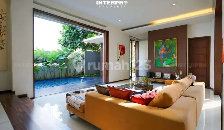 Luxurious 2.5-Story House in Permata Buana, Best Layout - 470M2
